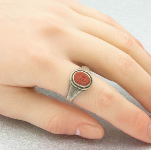 ROMAN SILVER SIGNET RING WITH JASPER CAPRICORN INTAGLIO - ADDITIONAL PHOTO 1