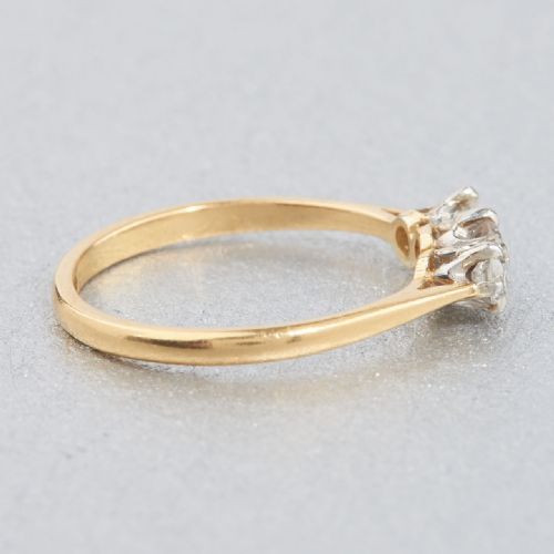 18CT GOLD 036 CARAT 3 STONE DIAMOND RING - ADDITIONAL PHOTO 2