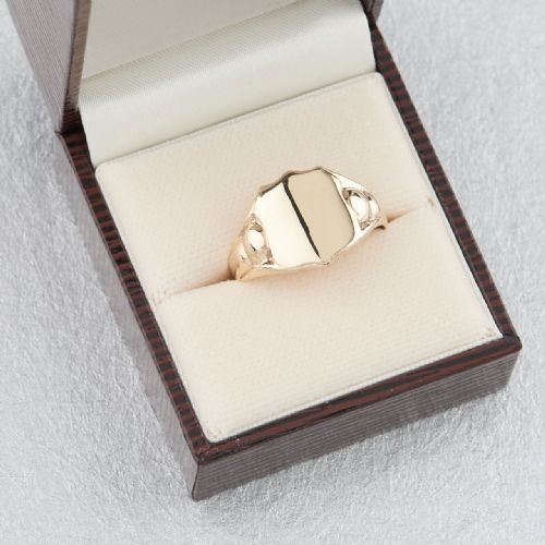 VINTAGE 9CT GOLD SHIELD FACED SIGNET RING HALLMARKED 1940 - ADDITIONAL PHOTO 8