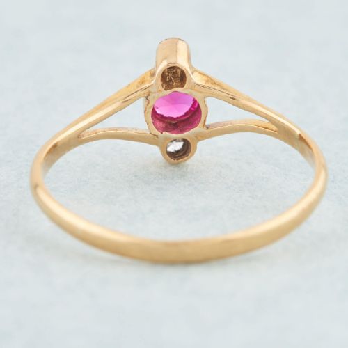 ART DECO 18CT GOLD SYNTHETIC RUBY AND DIAMOND 3 STONE RING - ADDITIONAL PHOTO 3