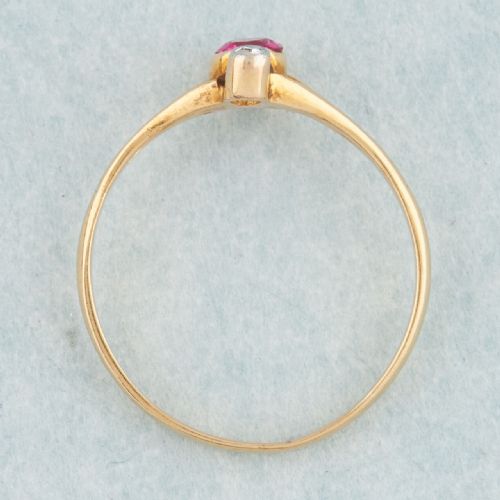ART DECO 18CT GOLD SYNTHETIC RUBY AND DIAMOND 3 STONE RING - ADDITIONAL PHOTO 4