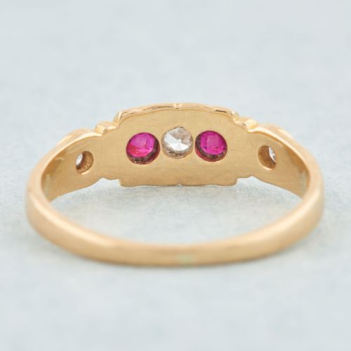 VICTORIAN 18CT GOLD RUBY DIAMOND 5 STONE RING - ADDITIONAL PHOTO 2