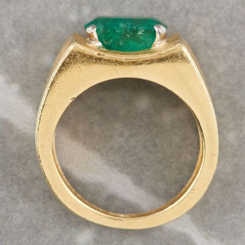 VINTAGE 18CT GOLD EMERALD WIDE TEXTURED BAND RING - ADDITIONAL PHOTO 6