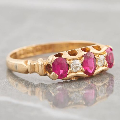 1917 18CT GOLD RUBY DIAMOND HALF HOOP RING - ADDITIONAL PHOTO 2