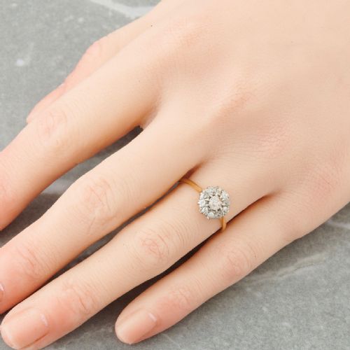 18CT GOLD 075 CARAT OLD CUT DIAMOND CLUSTER RING - ADDITIONAL PHOTO 1