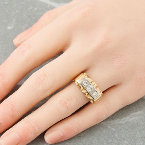 1940S 18CT GOLD 3 STONE TANK DIAMOND RING - ADDITIONAL PHOTO 1