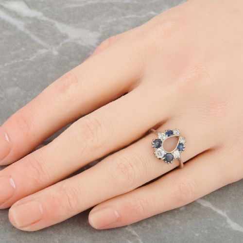 18CT WHITE GOLD SAPPHIRE AND DIAMOND HORSESHOE RING - ADDITIONAL PHOTO 1