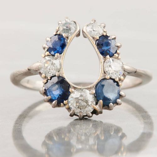 18CT WHITE GOLD SAPPHIRE AND DIAMOND HORSESHOE RING - ADDITIONAL PHOTO 2