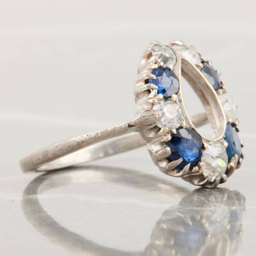 18CT WHITE GOLD SAPPHIRE AND DIAMOND HORSESHOE RING - ADDITIONAL PHOTO 3