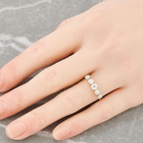 18CT GOLD 090 CARAT 5 STONE OLD CUT DIAMOND RING - ADDITIONAL PHOTO 1