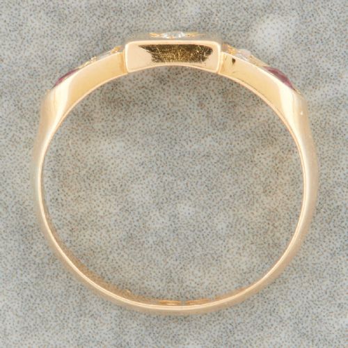 EDWARDIAN 18CT GOLD RUBY AND DIAMOND SQUARE FACED HALF HOOP RING - ADDITIONAL PHOTO 5