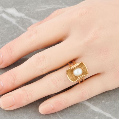 1950S 18CT GOLD PEARL IN OYSTER SHELL COCKTAIL RING - ADDITIONAL PHOTO 1