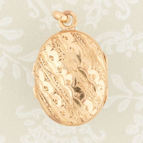 VICTORIAN 18CT GOLD CABOCHON AMETHYST ENGRAVED LOCKET - ADDITIONAL PHOTO 4
