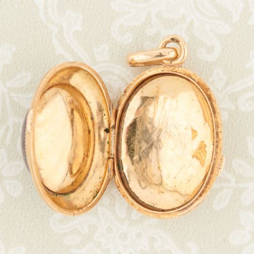 VICTORIAN 18CT GOLD CABOCHON AMETHYST ENGRAVED LOCKET - ADDITIONAL PHOTO 5