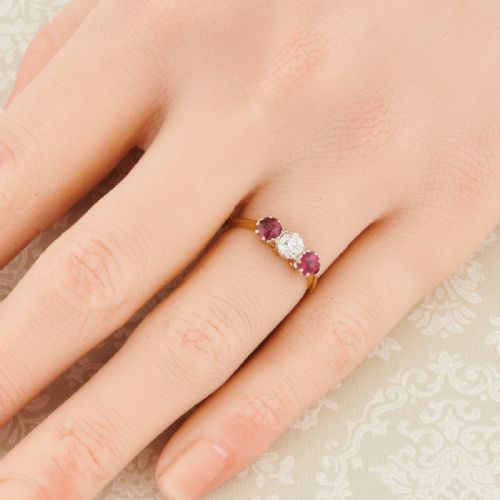 ANTIQUE 18CT GOLD RUBY AND DIAMOND 3 STONE RING - ADDITIONAL PHOTO 1