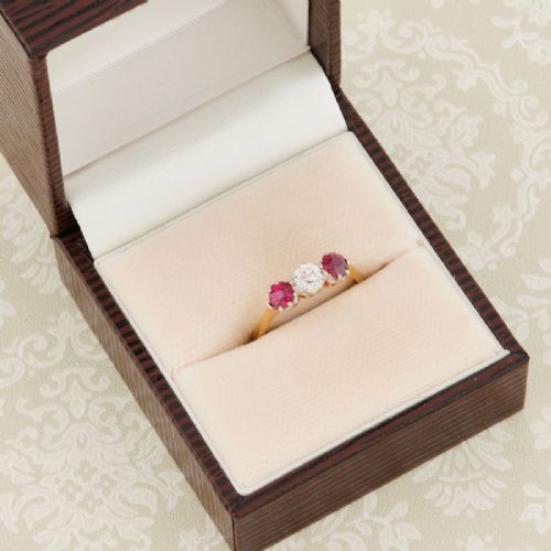 ANTIQUE 18CT GOLD RUBY AND DIAMOND 3 STONE RING - ADDITIONAL PHOTO 7