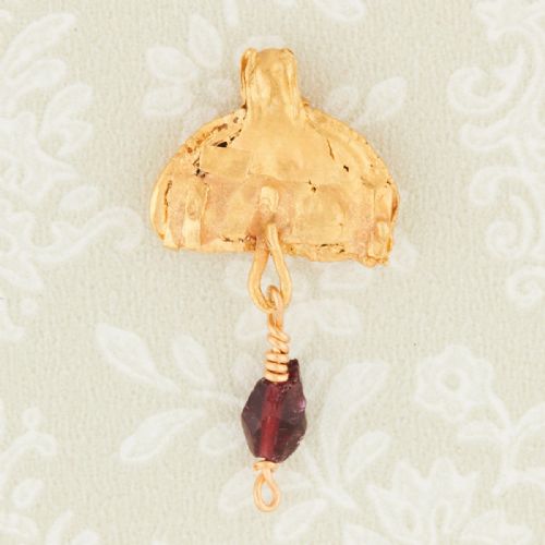 ROMAN GOLD AND GARNET SEMICIRCULAR PENDANT - ADDITIONAL PHOTO 1