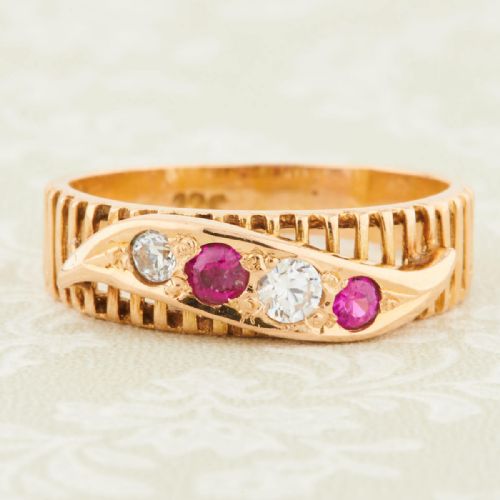 22ct gold ruby paste band ring - CATEGORY: ANTIQUE JEWELLERY - DATED 1960