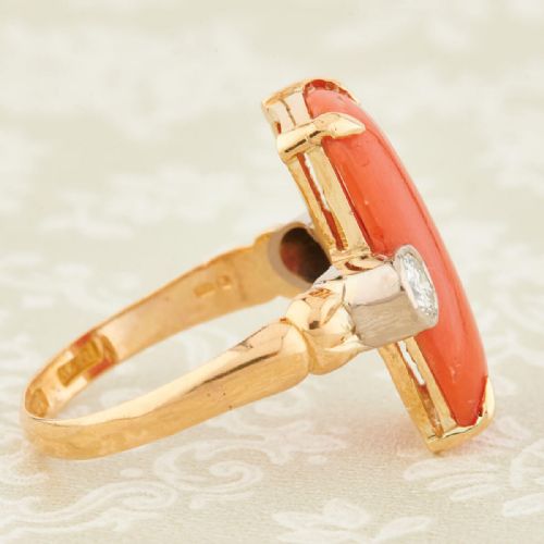 18CT GOLD CORAL AND DIAMOND 3 STONE RING - ADDITIONAL PHOTO 3
