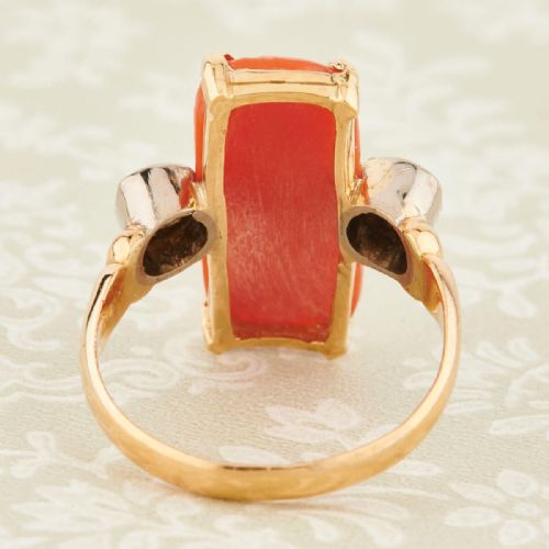 18CT GOLD CORAL AND DIAMOND 3 STONE RING - ADDITIONAL PHOTO 5