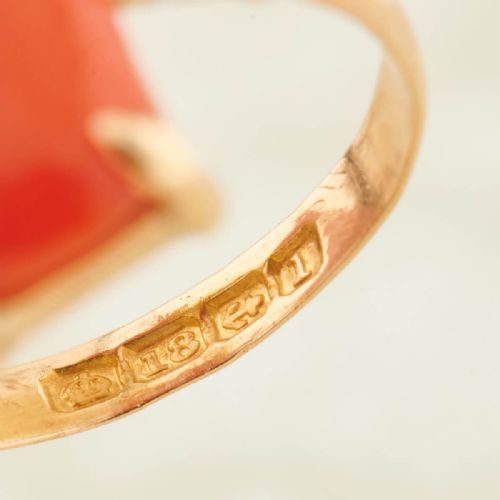 18CT GOLD CORAL AND DIAMOND 3 STONE RING - ADDITIONAL PHOTO 6