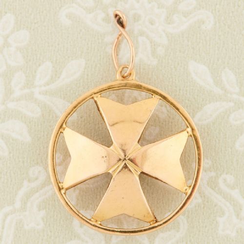 18ct gold maltese cross pendant - CATEGORY: ANTIQUE JEWELLERY - DATED 1950