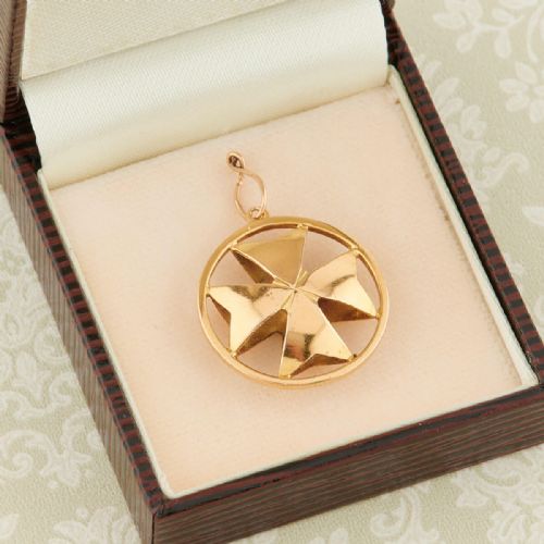 18CT GOLD MALTESE CROSS PENDANT - ADDITIONAL PHOTO 4