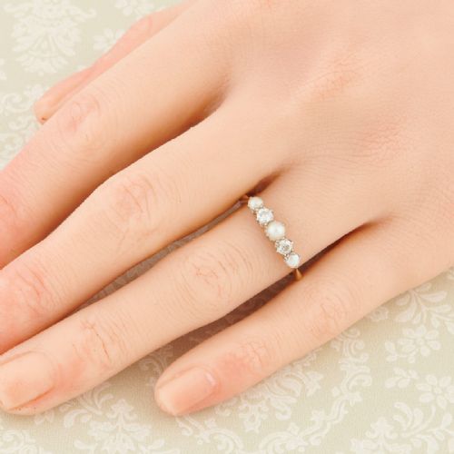 18CT GOLD PEARL DIAMOND 5 STONE RING - ADDITIONAL PHOTO 1