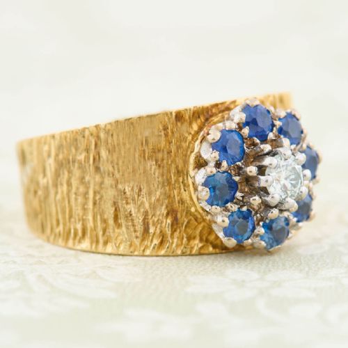 VINTAGE 18CT GOLD WIDE SAPPHIRE DIAMOND CLUSTER RING 1968 - ADDITIONAL PHOTO 3