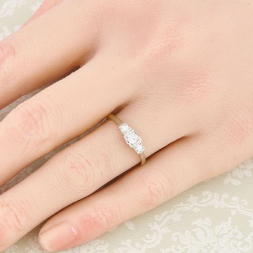 ART DECO 18CT GOLD 3 STONE DIAMOND RING - ADDITIONAL PHOTO 1