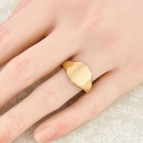 18CT GOLD SHIELD SIGNET FACE RING - ADDITIONAL PHOTO 1