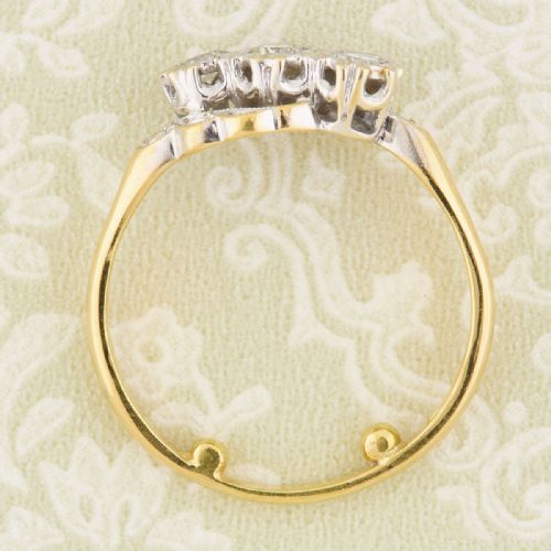 18CT GOLD 3 STONE DIAMOND CROSSOVER RING - ADDITIONAL PHOTO 5