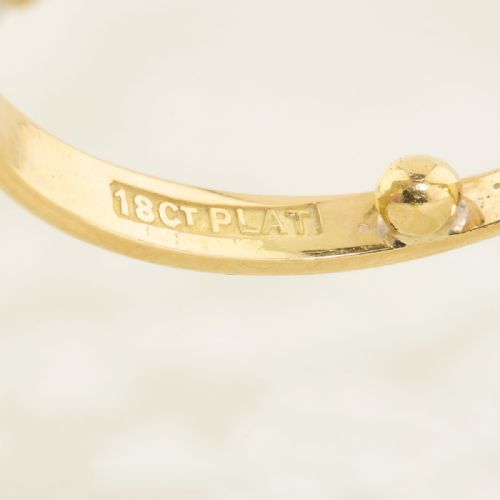 18CT GOLD 3 STONE DIAMOND CROSSOVER RING - ADDITIONAL PHOTO 6