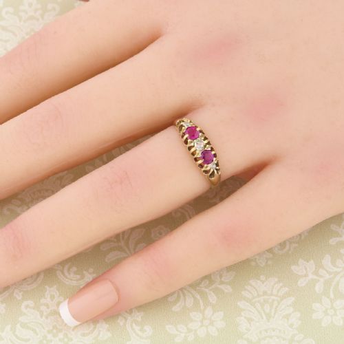18CT GOLD RUBY DIAMOND 5 STONE HALF HOOP RING - ADDITIONAL PHOTO 1