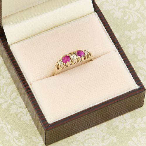 18CT GOLD RUBY DIAMOND 5 STONE HALF HOOP RING - ADDITIONAL PHOTO 7
