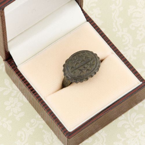 LATE MEDIEVAL BRONZE SIGNET RING WITH WAVES - ADDITIONAL PHOTO 7