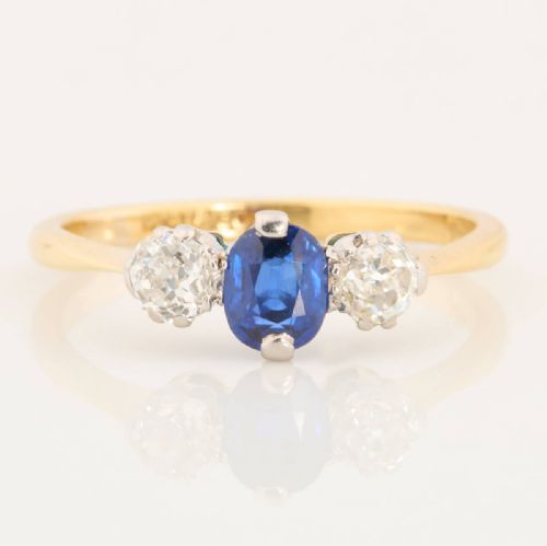 18CT GOLD SAPPHIRE DIAMOND 3 STONE TRILOGY RING - ADDITIONAL PHOTO 1