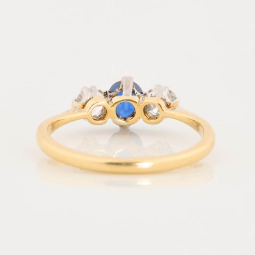 18CT GOLD SAPPHIRE DIAMOND 3 STONE TRILOGY RING - ADDITIONAL PHOTO 4