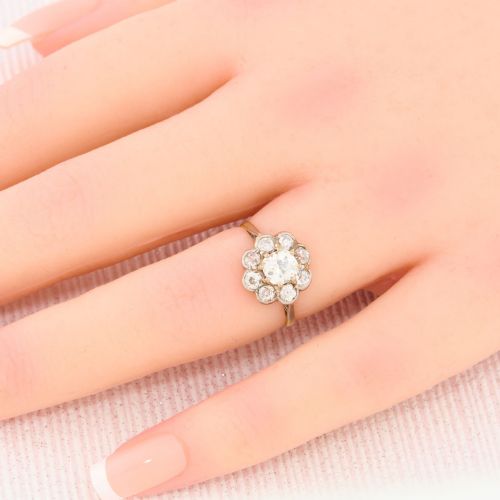 18CT GOLD DIAMOND CLUSTER RING - ADDITIONAL PHOTO 1