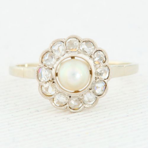 18CT WHITE GOLD PEARL AND DIAMOND CLUSTER RING