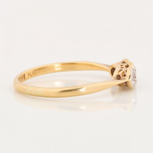 18CT GOLD 3 STONE TRILOGY RING 037 CARAT - ADDITIONAL PHOTO 3