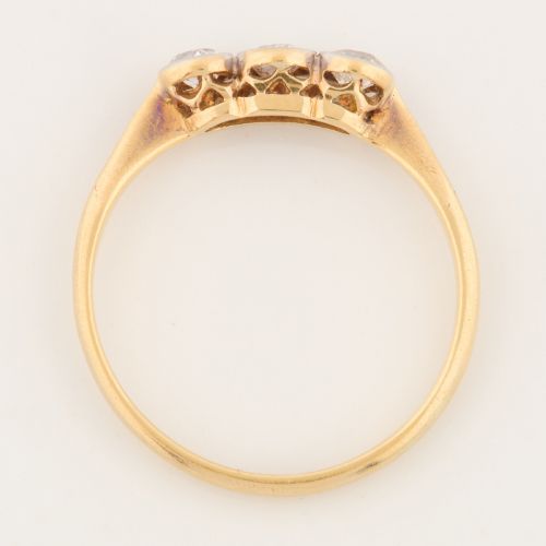 18CT GOLD 3 STONE TRILOGY RING 037 CARAT - ADDITIONAL PHOTO 5