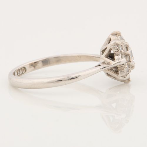 18CT WHITE GOLD DIAMOND DAISY CLUSTER RING 065 CARAT - ADDITIONAL PHOTO 3