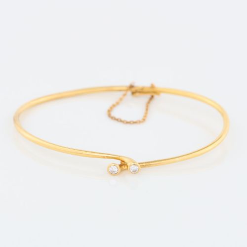18CT GOLD DIAMOND CROSSOVER BANGLE