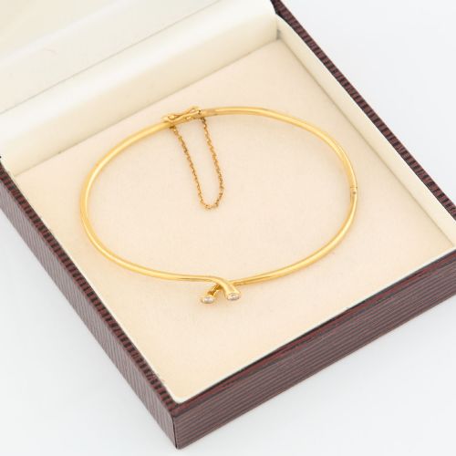 18CT GOLD DIAMOND CROSSOVER BANGLE - ADDITIONAL PHOTO 5