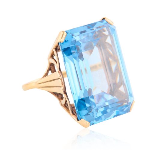 9ct Gold Large Blue Paste Dress Ring – 1960-1961