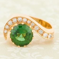 18CT GOLD GREEN TOURMALINE DIAMOND COCKTAIL RING 1960S