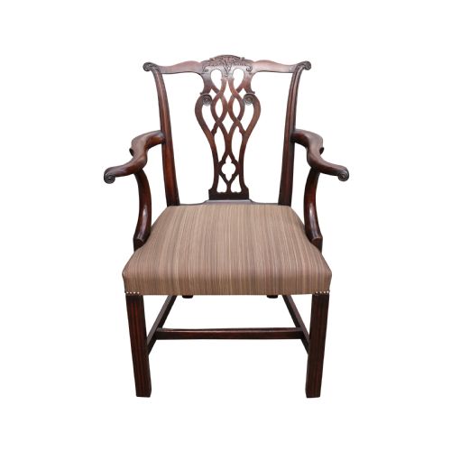 GEORGIAN MAHOGANY CHIPPENDALE ARMCHAIR OF LARGE PROPORTIONS - ADDITIONAL PHOTO 1
