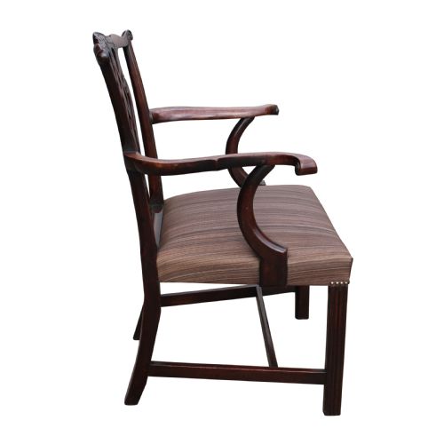 GEORGIAN MAHOGANY CHIPPENDALE ARMCHAIR OF LARGE PROPORTIONS - ADDITIONAL PHOTO 2
