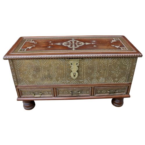 SOLID TEAK ZANZIBAR TRUNK WITH WORKING LOCK C1900 - ADDITIONAL PHOTO 3